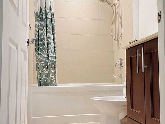 2nd image of 35 Balmuto St Unit 907