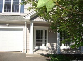 9 Partridge Ln, Farmington, CT 06032