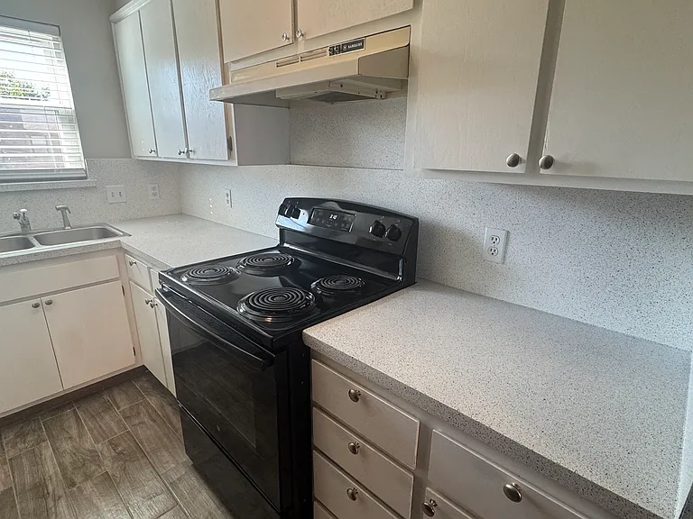 3813 Coates Cir — Photo 6
