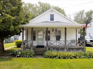 643 Hickory Rd, Angola, NY 14006