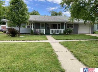 219 E 19th St, York, NE 68467