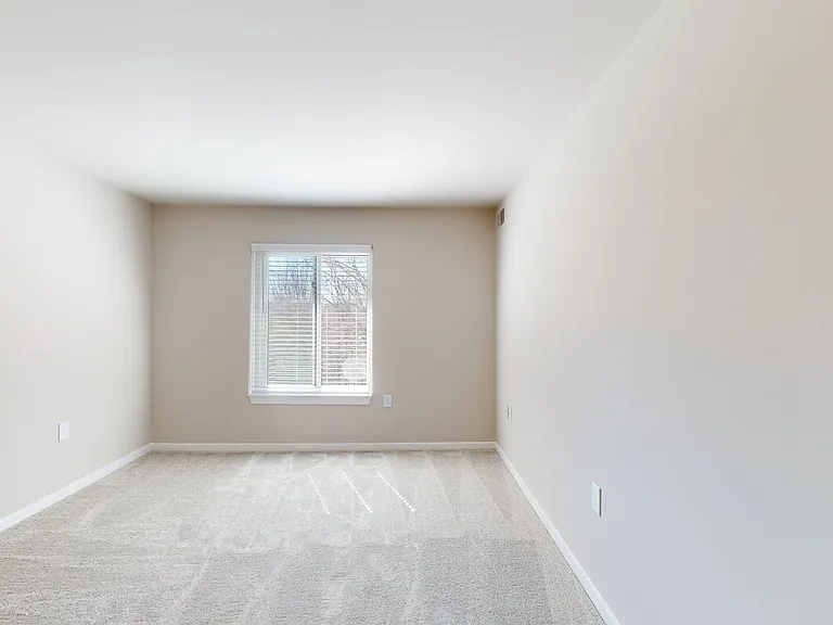 Seneca Place — Photo 74