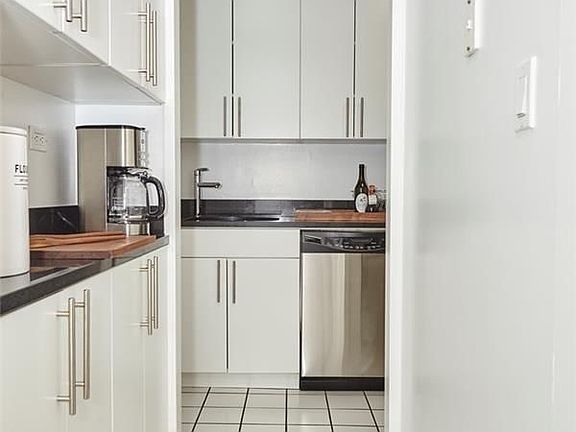 4th image of 330 E 38th St APT 10N