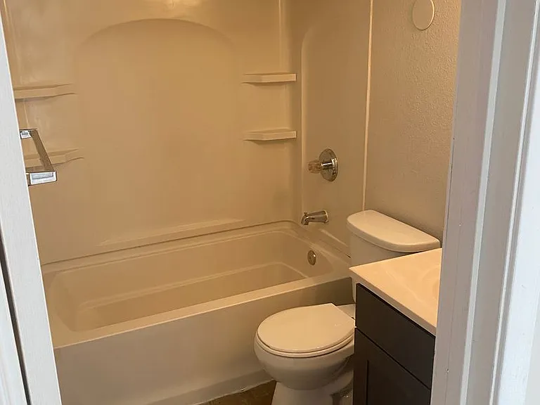 3300-3312 Oakland Rd NE — Photo 9