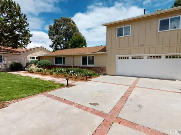 5430 Woodlake Ave, Woodland Hills, CA 91367