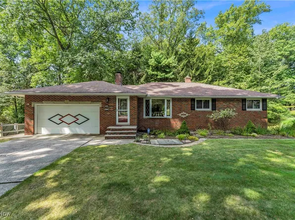 3980 Diana Dr, Broadview Heights, OH 44147