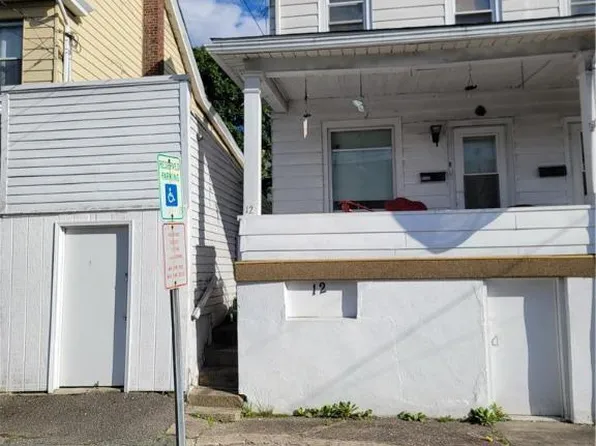 12 W Bertsch St, Lansford, PA 18232