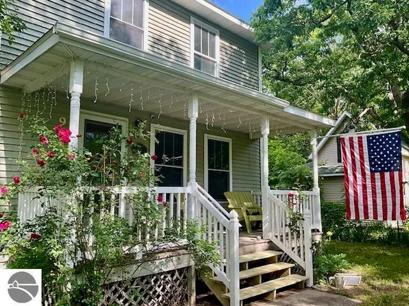 958 Barlow St, Traverse City, MI 49686
