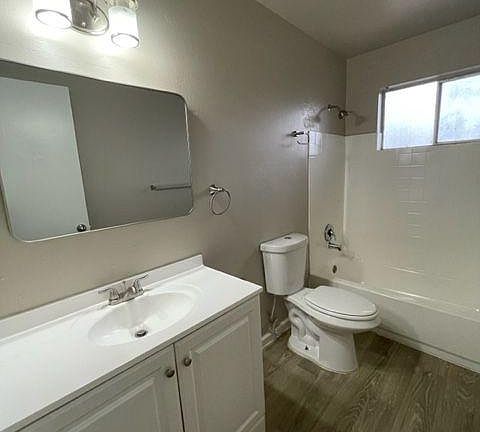 3rd image of 1548 W University Dr APT 19