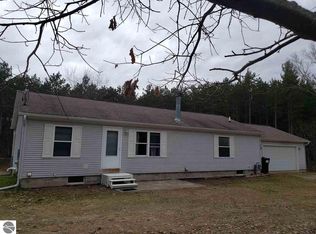 7518 Lake Ann Rd, Lake Ann, MI 49650