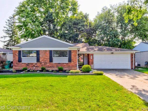 697 Hamlet Rd, Auburn Hills, MI 48326
