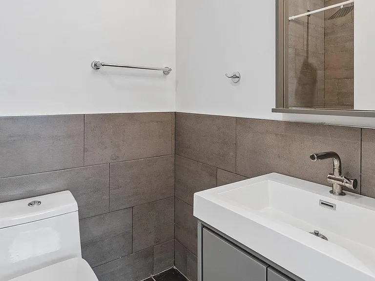 2028 E Fletcher St #1 — Photo 18