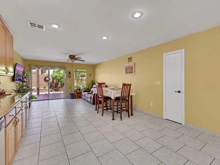 11256 Albergotta Ct — Photo 10