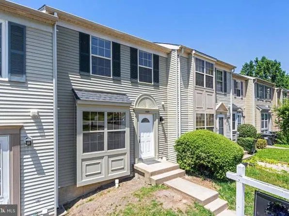 1985 Winslow Ct, Woodbridge, VA 22191
