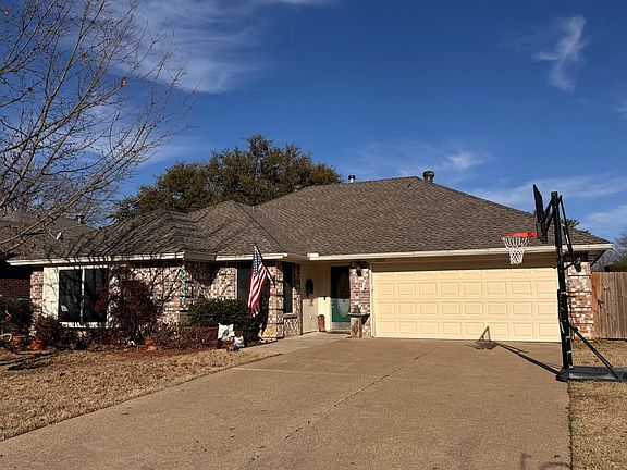 2nd image of 1503 Lincoln Dr
