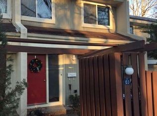 2303 Southgate Sq, Reston, VA 20191