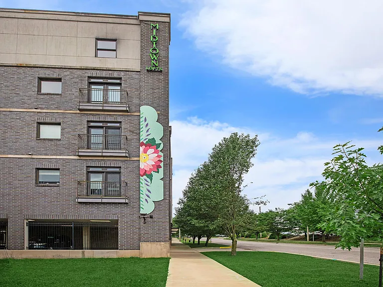 Midtown Lofts — Photo 8