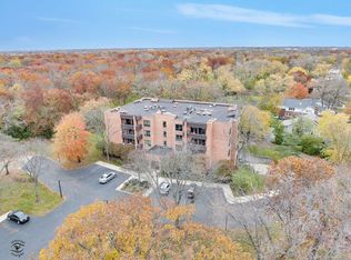 1060 Shermer Rd APT 18, Northbrook, IL