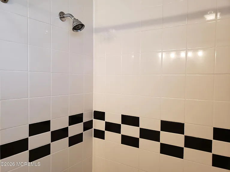9 Winthrop Pl — Photo 17