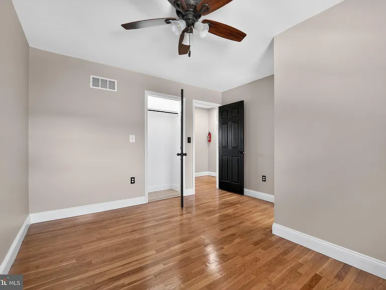 643 S Wickham Rd — Photo 30