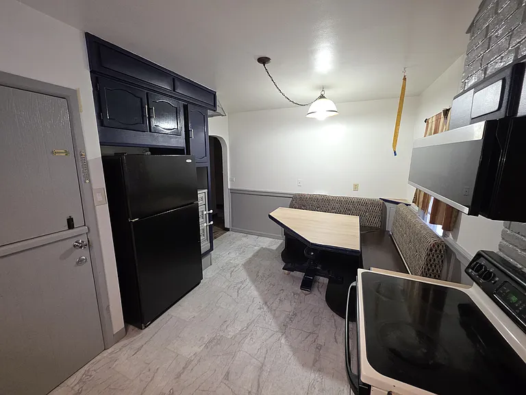 807 W Meadows Pl — Photo 1