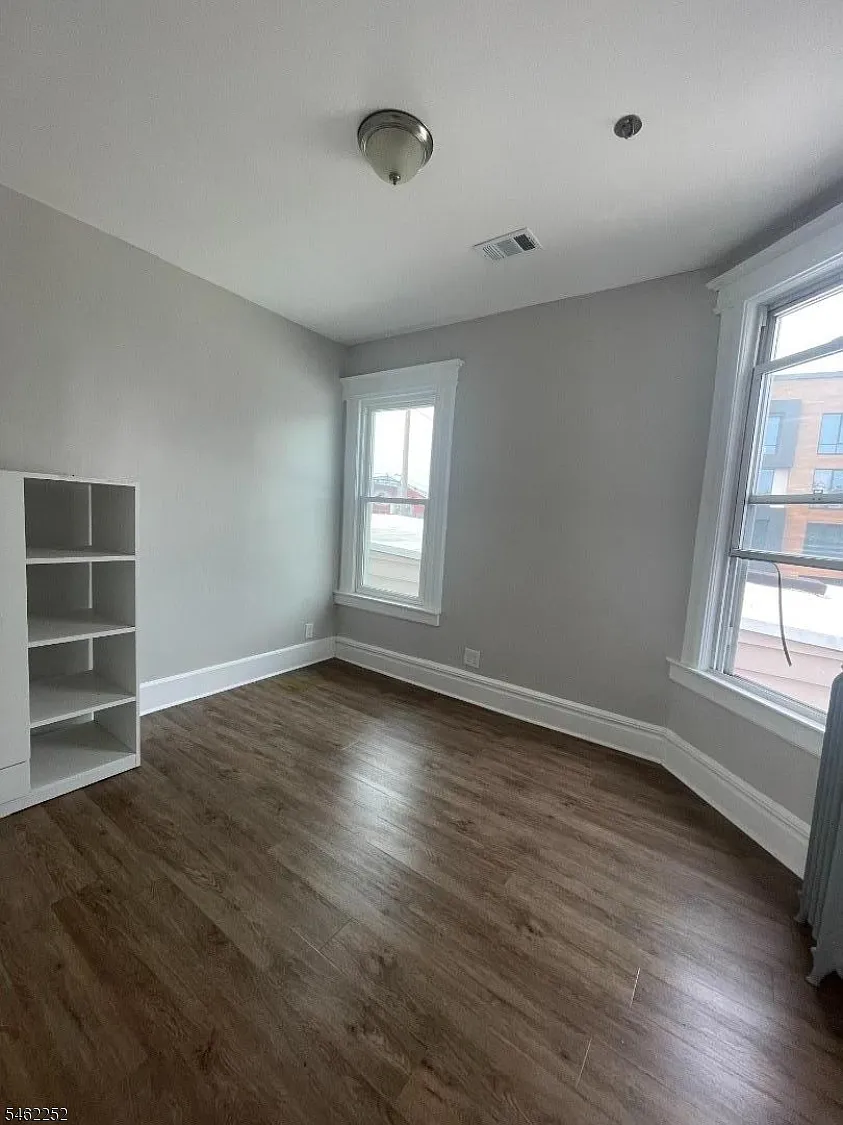 3 bed, 1.0 bath, $2,275 — Photo 1