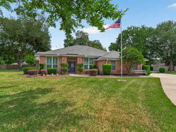 1525 Stratford Ct, Saint Johns, FL 32259