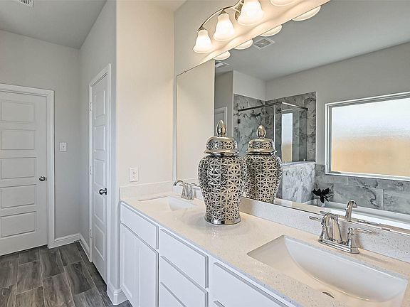 3rd image of 298 Kendall Crest Dr