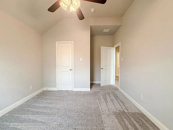 5th image of 2701 Oak Blossom Dr