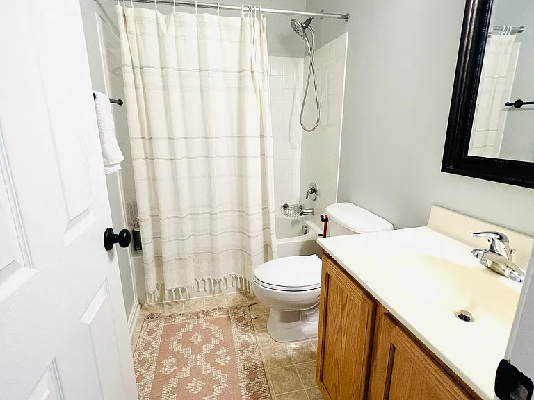 122 Lloyd St — Photo 16