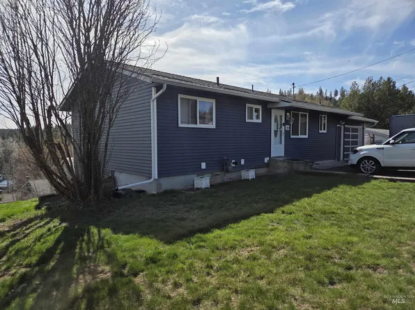 504 Mark Rd, Troy, ID 83871