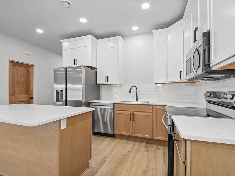 622 W Matthew Trl — Photo 5