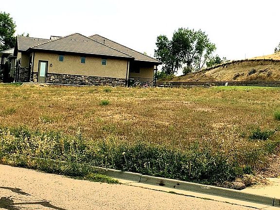 4th image of 835 Deer Meadow Dr