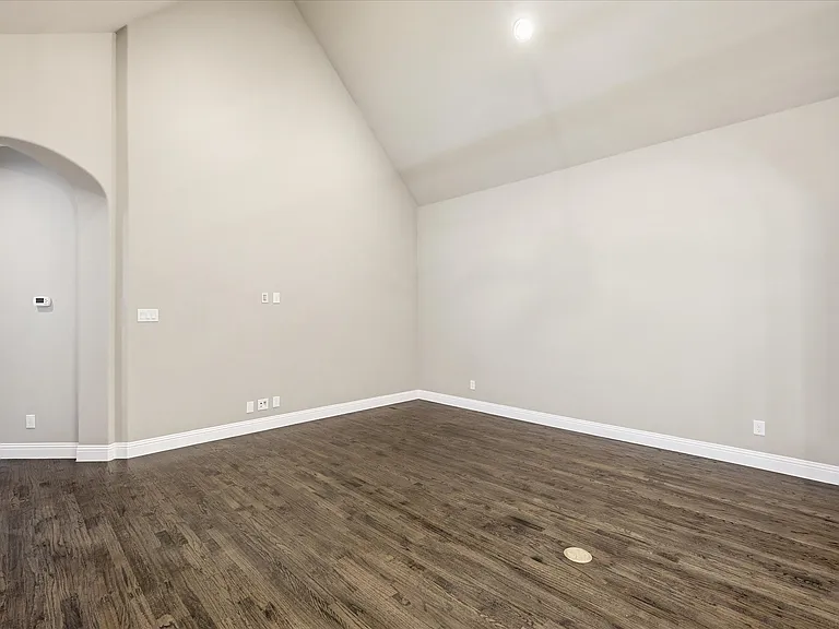 768 Huntingdon St — Photo 3