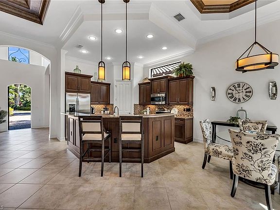 5th image of 7296 Lantana CIR