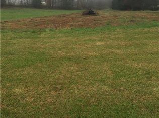 1282 Debra Ln, Kernersville, NC 27284