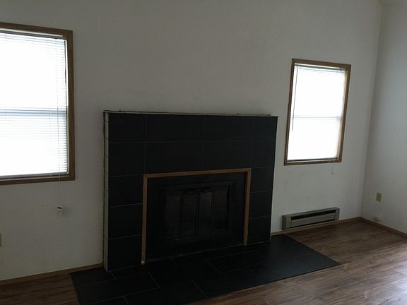 4th image of 5610 To 5612 183rd Ave E