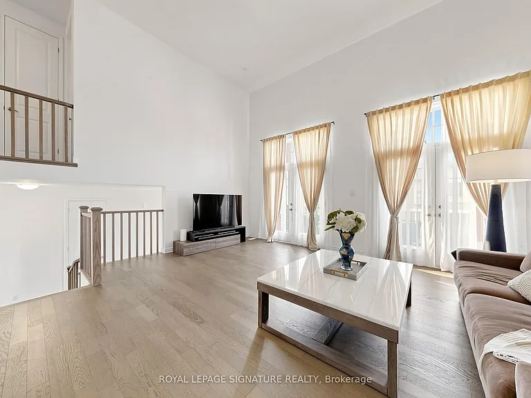 635 Newlove St — Photo 22