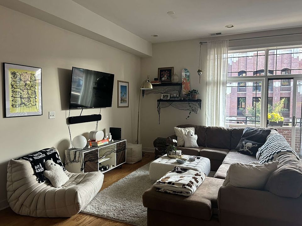 1st image of 1412 W Chicago Ave APT 3W