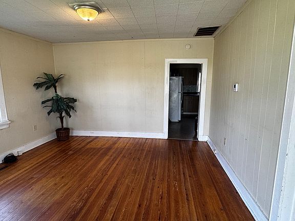 4th image of 86 E Hickory Street