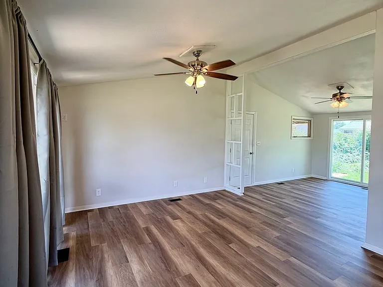 1207 Kingston Dr — Photo 7