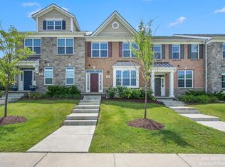 2802 Ashcombe Dr, Ann Arbor, MI 48105