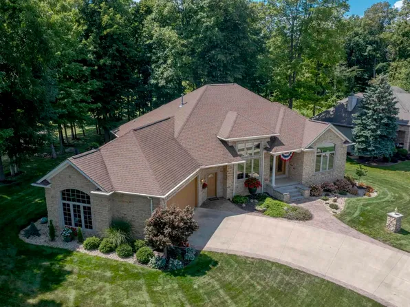 2210 Carnoustie Cir, Kendallville, IN 46755