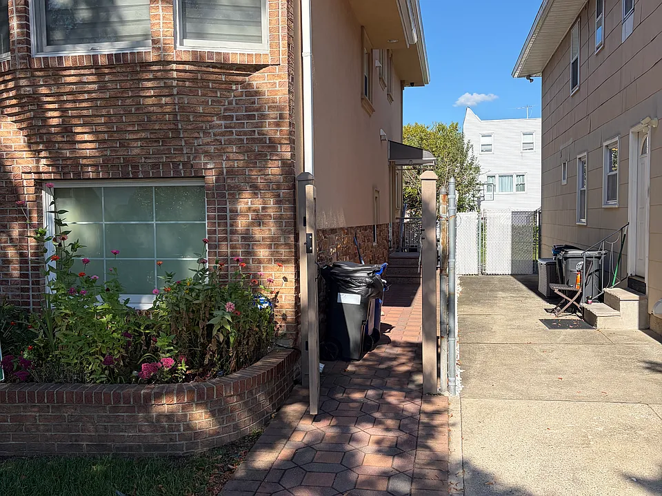 156 Nehring Ave