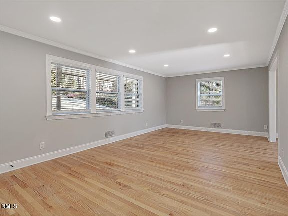 3rd image of 1024 Tanglewood Dr
