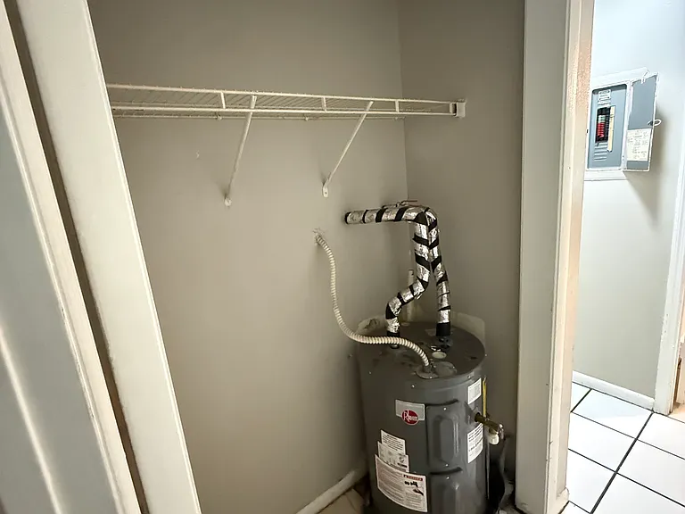 1200 E Bougainvillea Ave #B — Photo 10