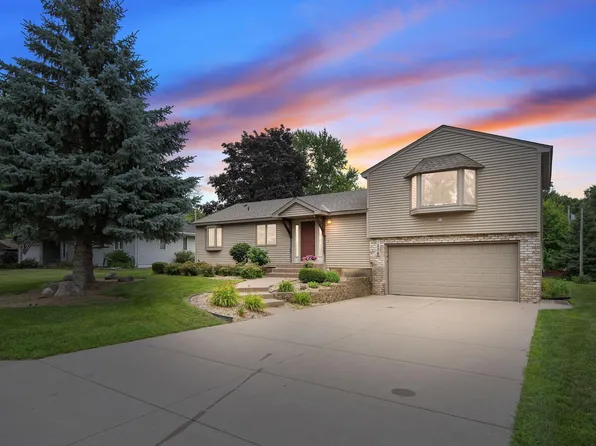 1238 Shryer Ave E, Maplewood, MN 55109