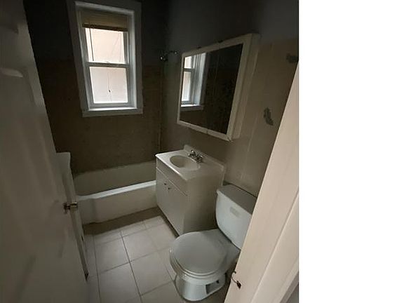 5th image of 6625 S Greenwood Ave #2