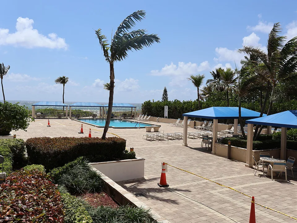 2000 S Ocean Blvd #LG
