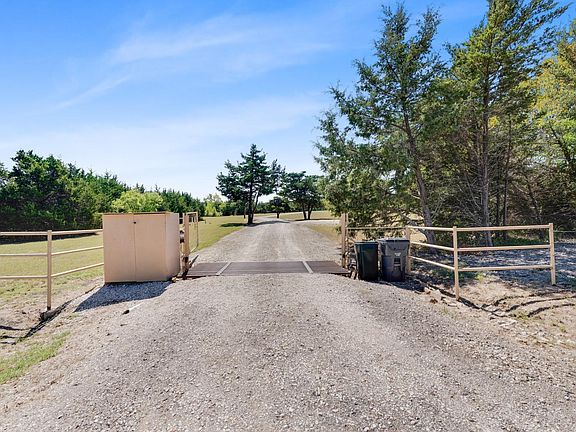 3rd image of 23115 S State Highway 78